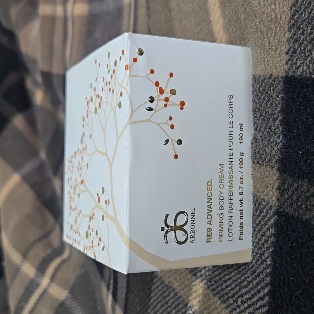 Arbonne RE9 Advanced firming body cream